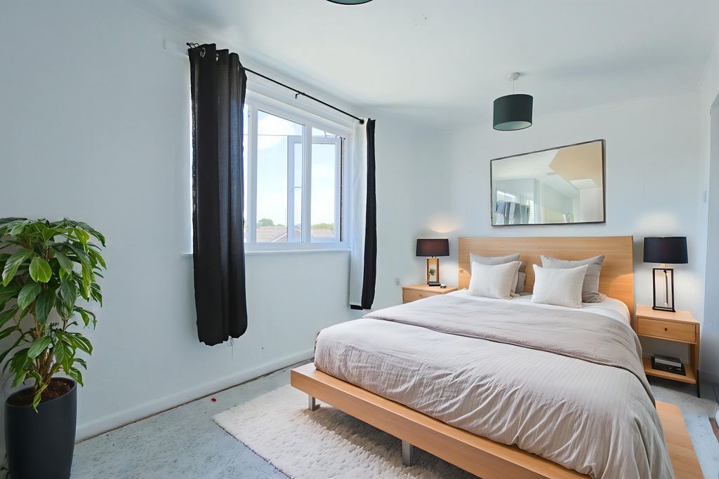 Property photo 2 of 6 4340113