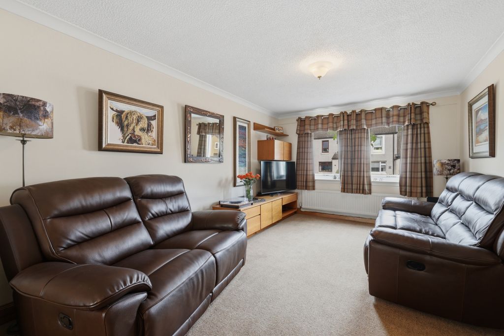 Property photo 3 of 31