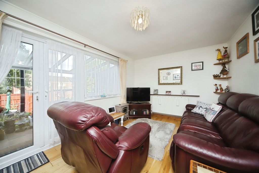 Property photo 2 of 17
