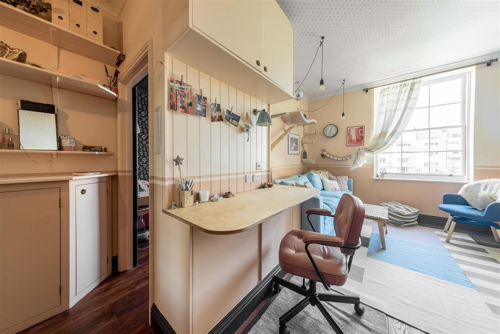 Property photo 3 of 14 59 Regency Square-7.Jpg