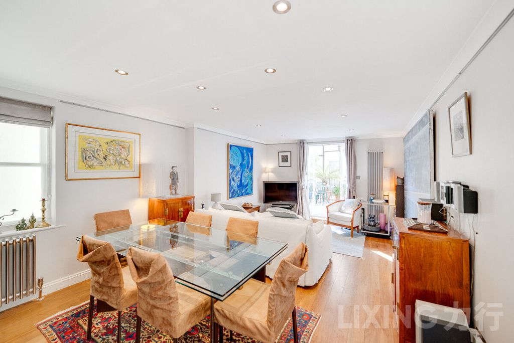 Property photo 2 of 23