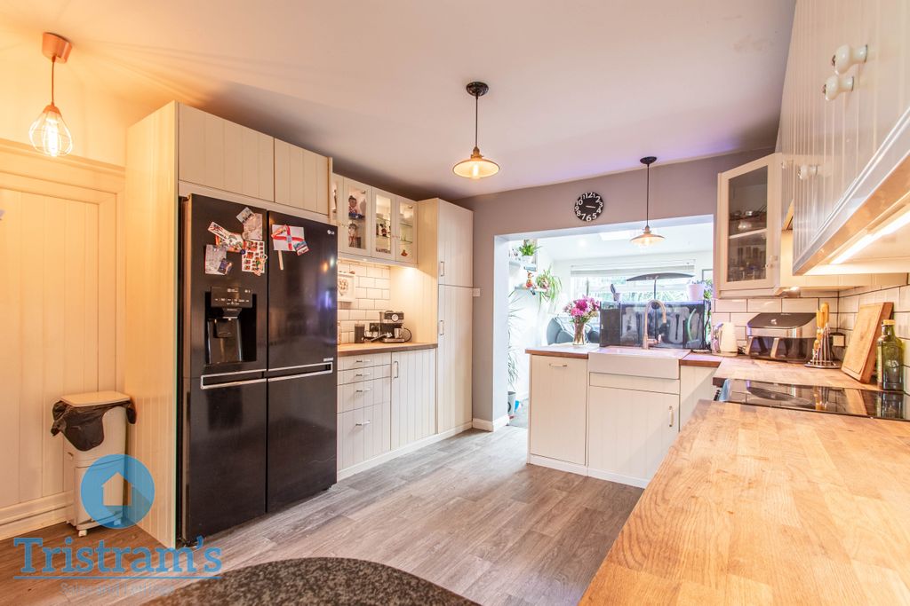 Property photo 2 of 26