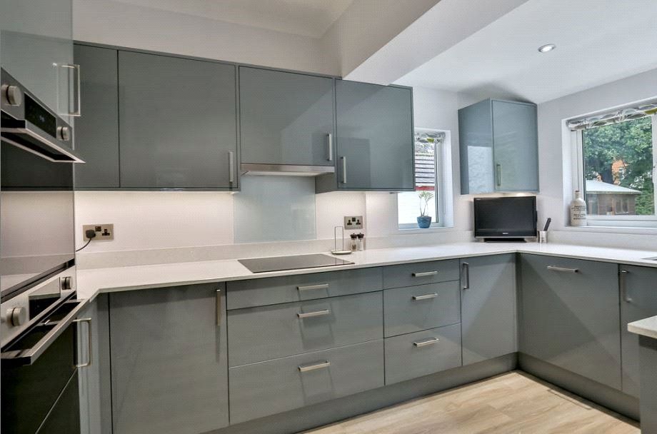 Property photo 3 of 22 Kitchen