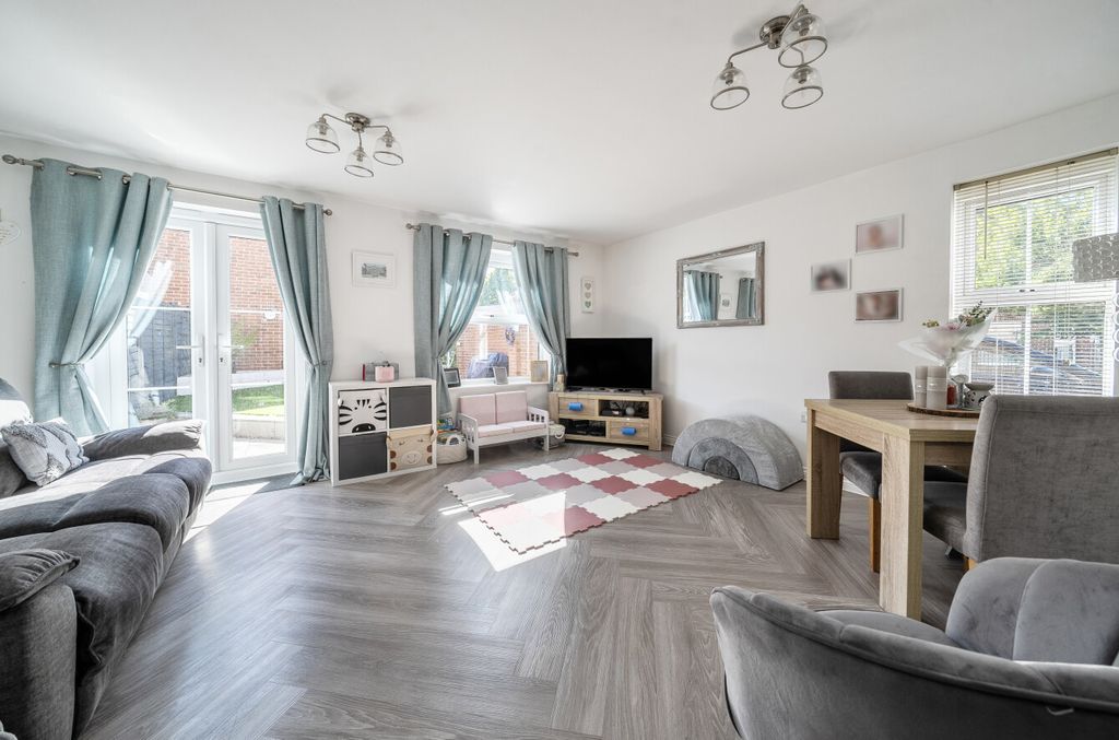 Property photo 2 of 19 1447607-13-6A04A9...
