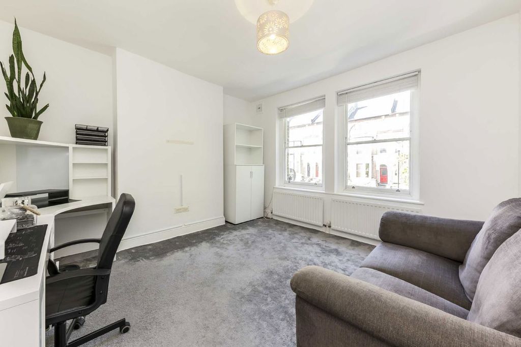 Property photo 2 of 8