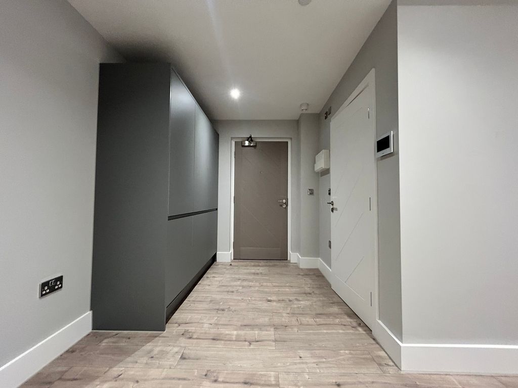 Property photo 2 of 12 Image