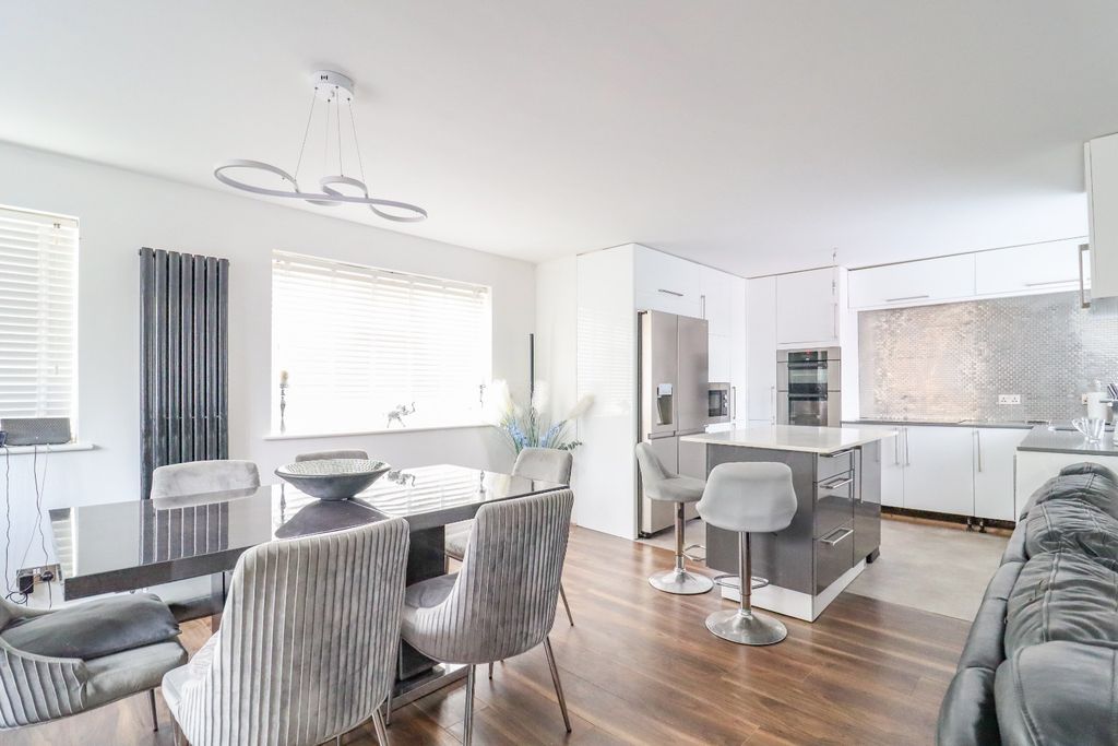 Property photo 1 of 13 2772170