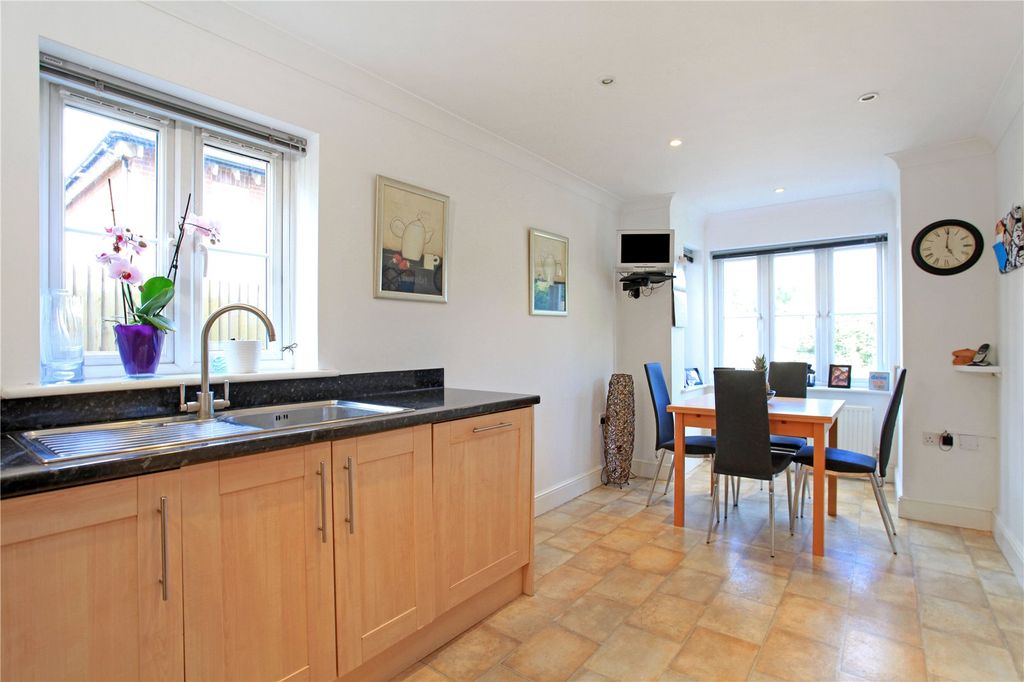 Property photo 3 of 8 Picture No. 06