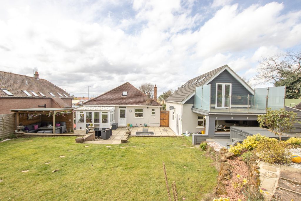 Property photo 2 of 33 3185804