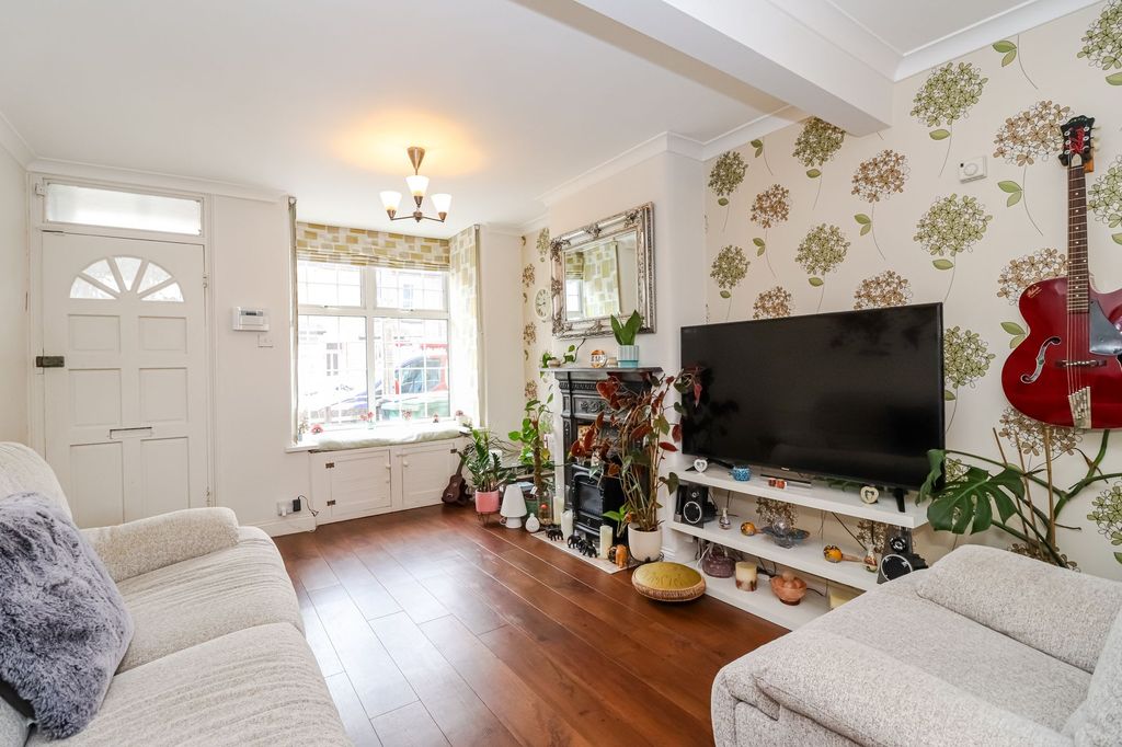 Property photo 2 of 14