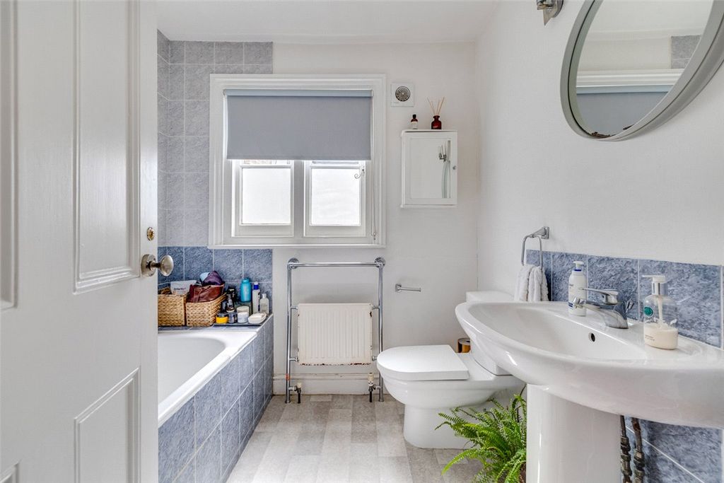 Property photo 3 of 14 Family Bathroom