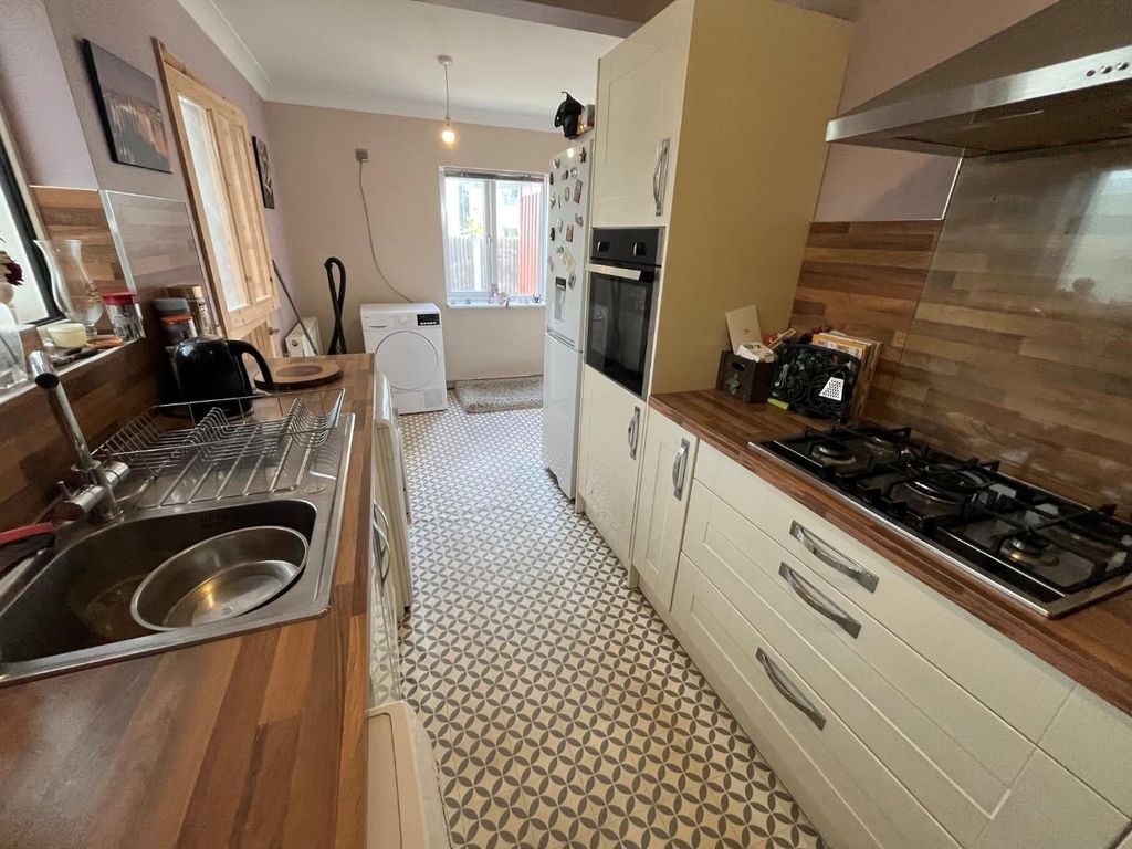 Property photo 2 of 16 Kitchen Diner 1.Jpg