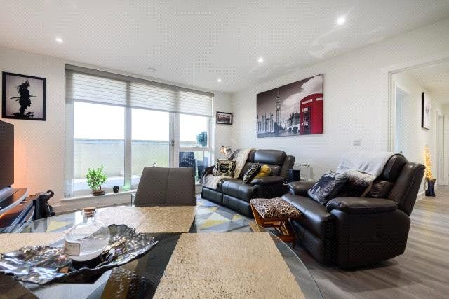 Property photo 2 of 11 Lounge