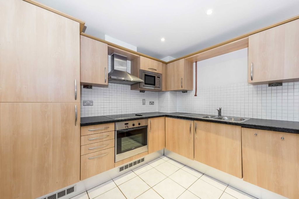 Property photo 2 of 5