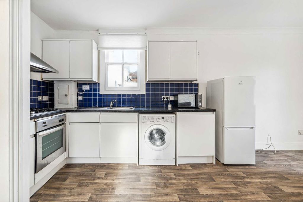 Property photo 3 of 5