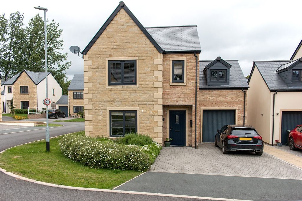 Property photo 1 of 25 4298782