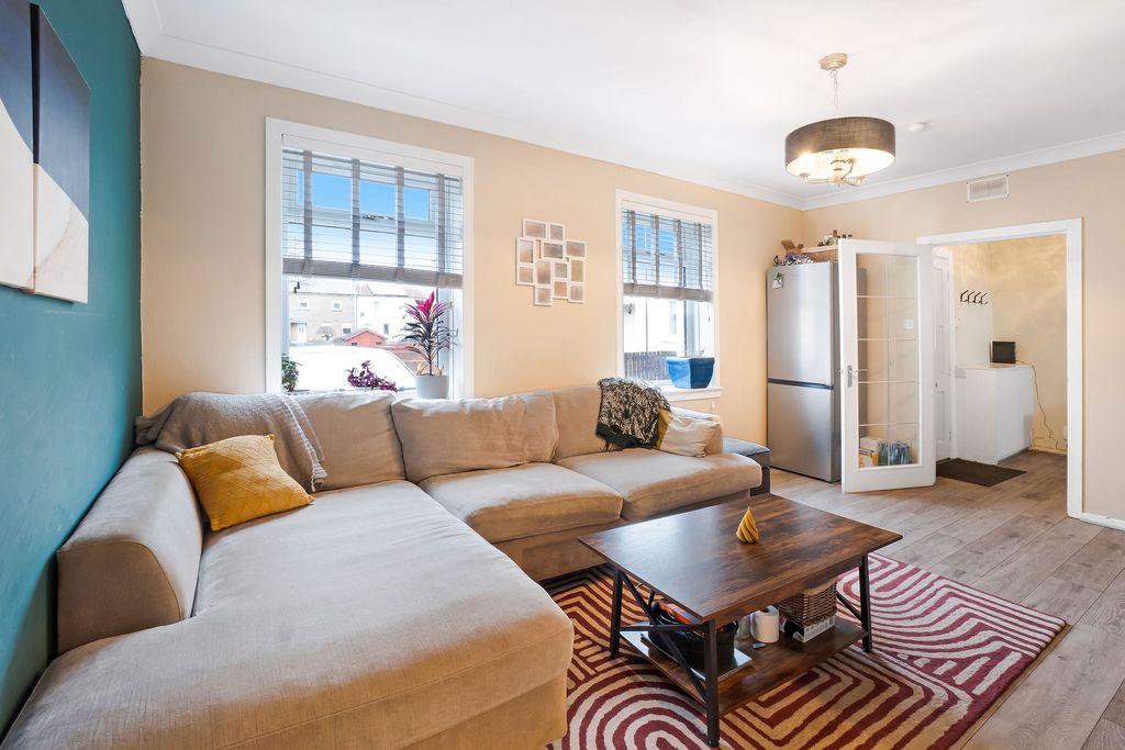 Property photo 2 of 20 Lounge