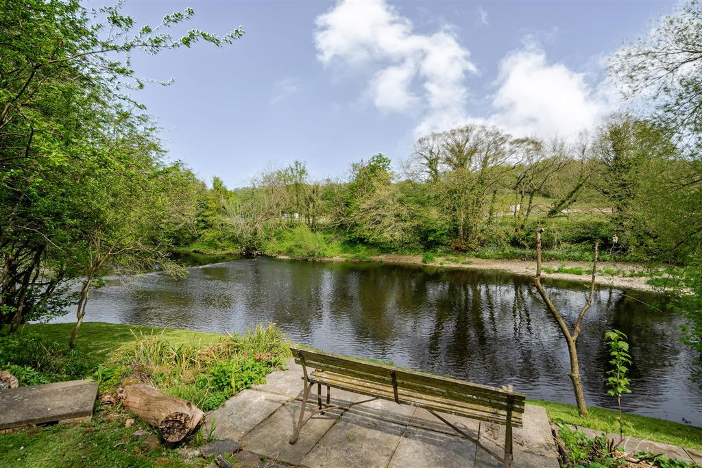 Property photo 2 of 61 Th51.Jpg