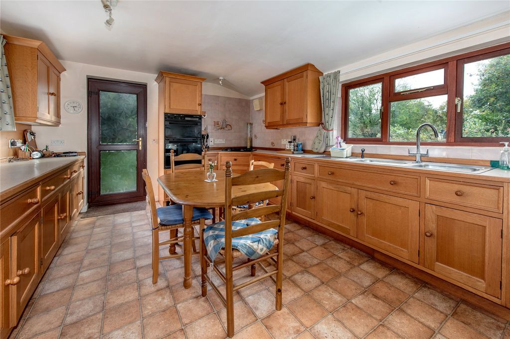 Property photo 2 of 21 Picture No. 14