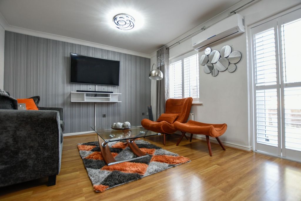 Property photo 3 of 17 5099922