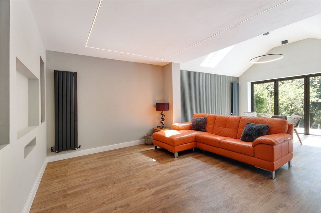 Property photo 2 of 14 Sitting Room