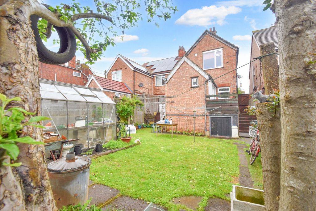 Property photo 2 of 16 Garden