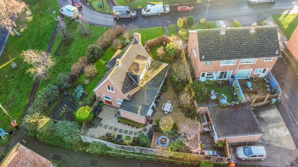 Property photo 1 of 38 4-69304Da333Bf2-1387229-Jpg-4.Jpg