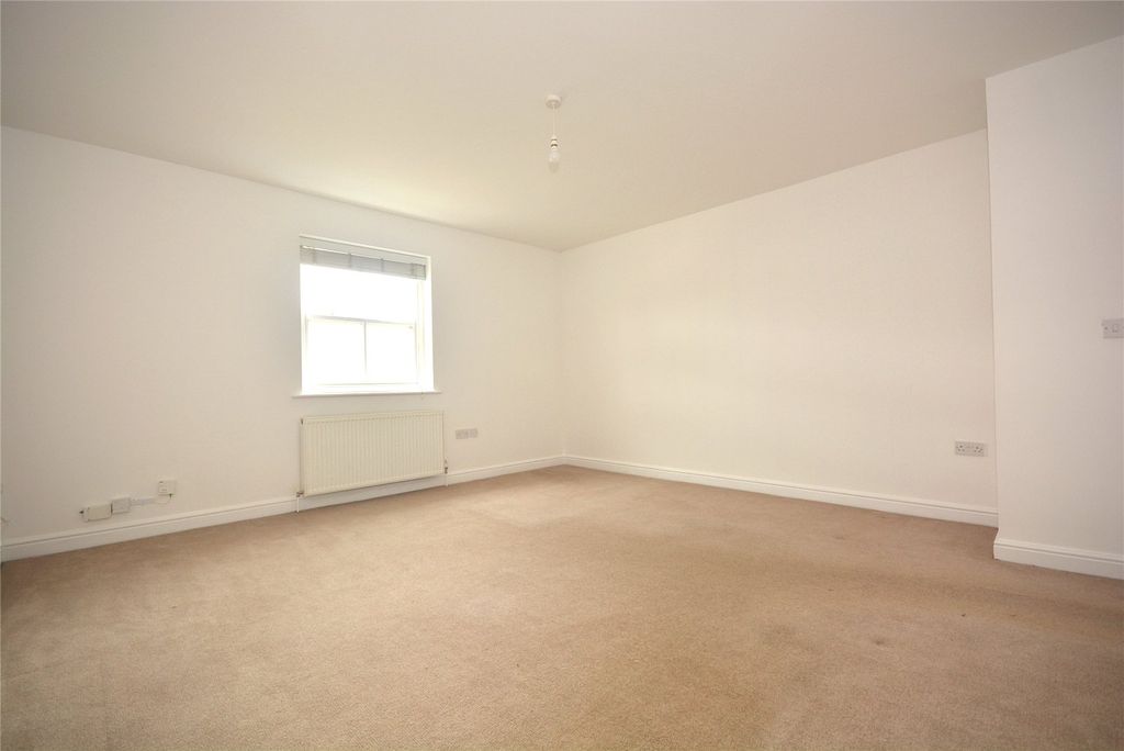 Property photo 2 of 11 Picture No. 10