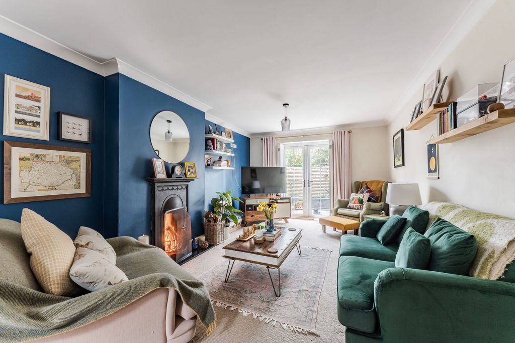 Property photo 3 of 19