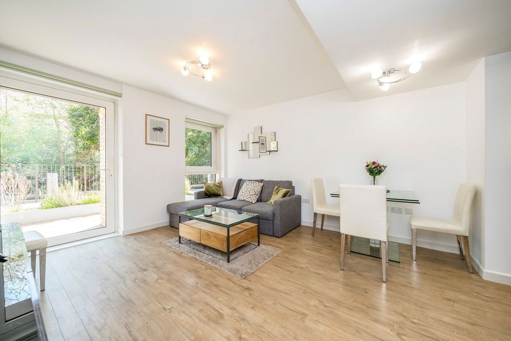 Property photo 2 of 11