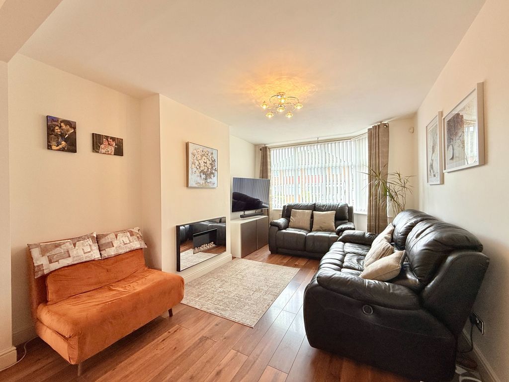 Property photo 2 of 23