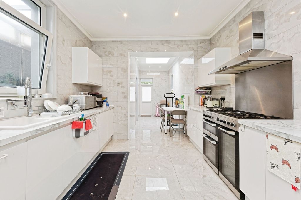 Property photo 3 of 18 Pbox-Img.Jpg