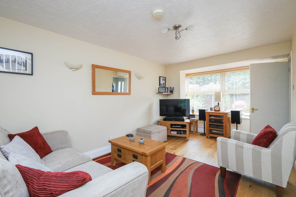 Property photo 3 of 11
