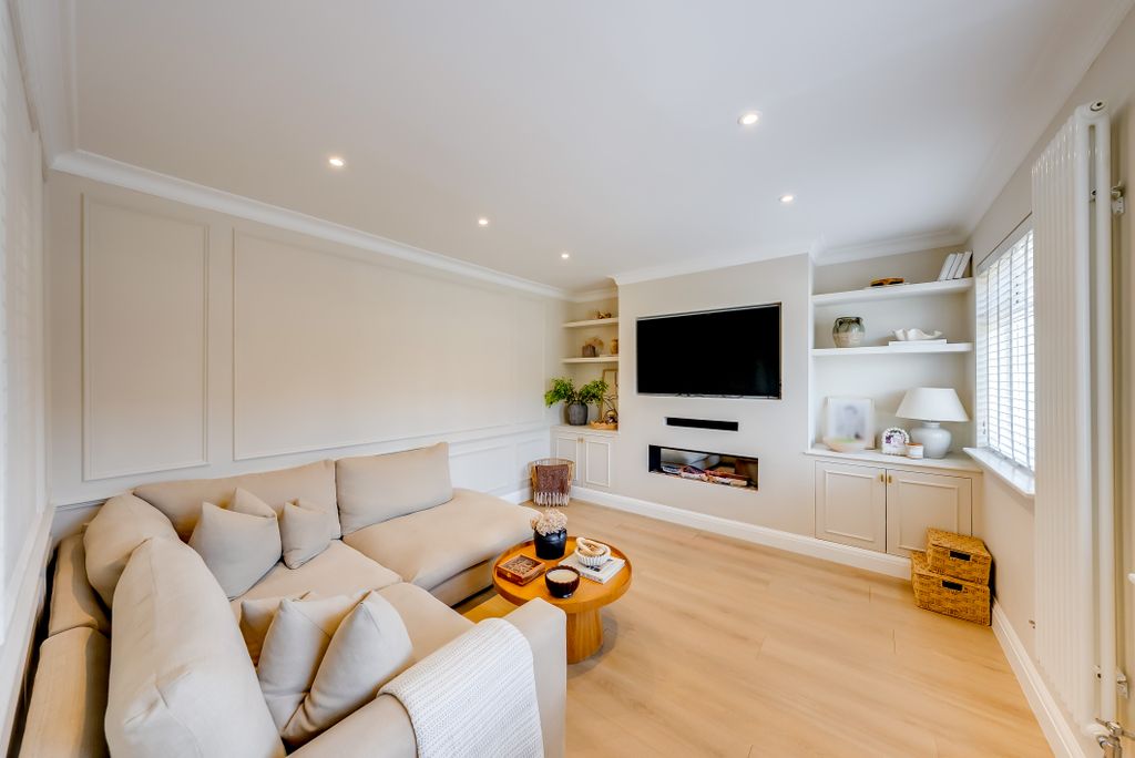 Property photo 3 of 33 A7S02704Hdr