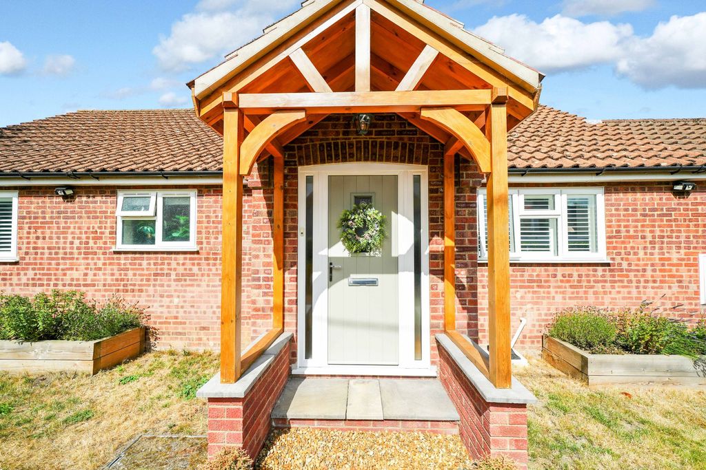 Property photo 2 of 35