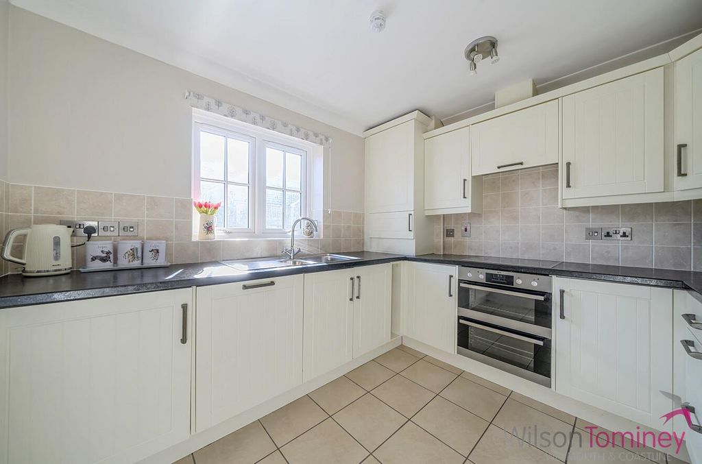 Property photo 3 of 27 1B6A1Cb2-2827-4740-B3dc-F1432A21072E.Jpg