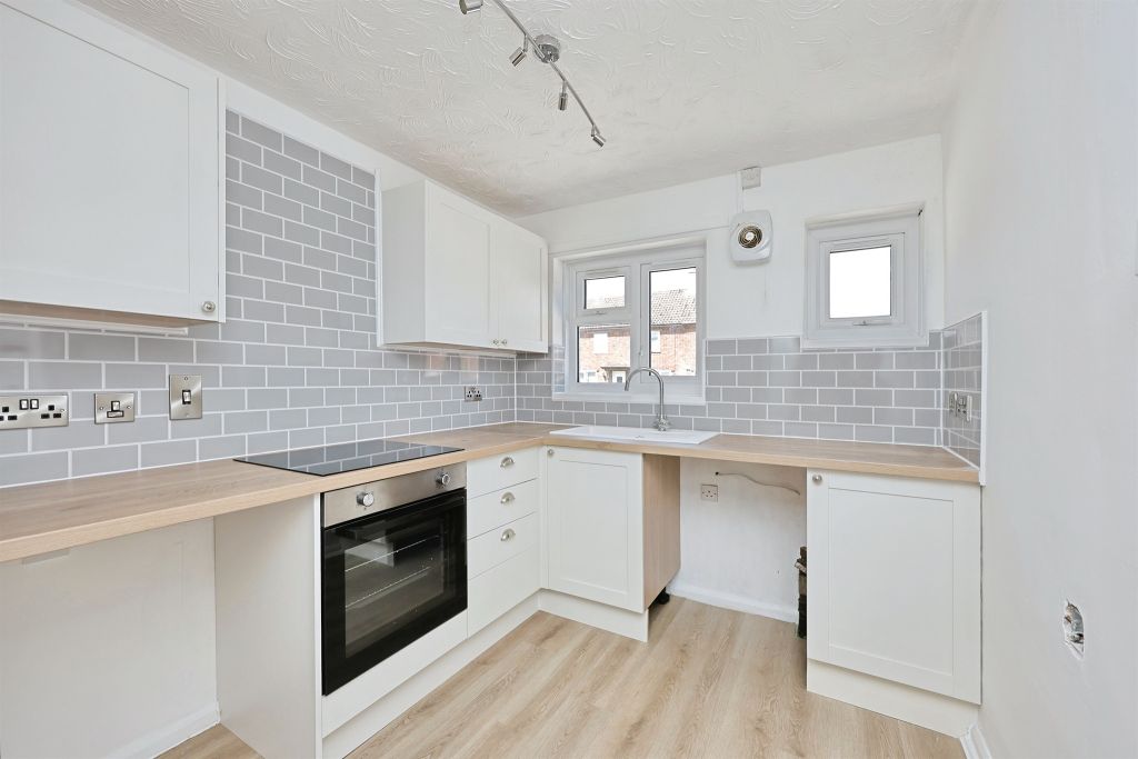 Property photo 3 of 12