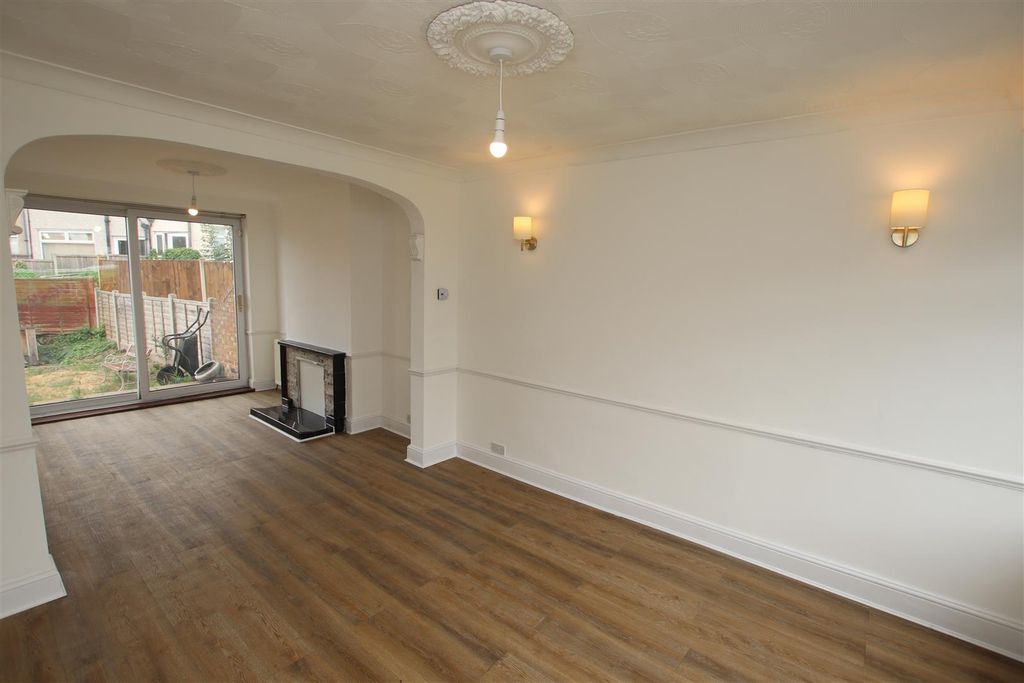 Property photo 2 of 11 Img_6595.Jpg