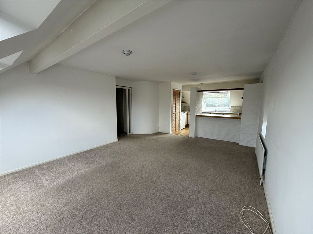 Property photo 2 of 7 Picture No. 11
