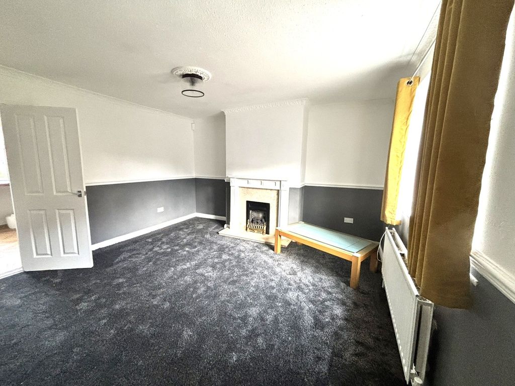 Property photo 2 of 6 Lounge