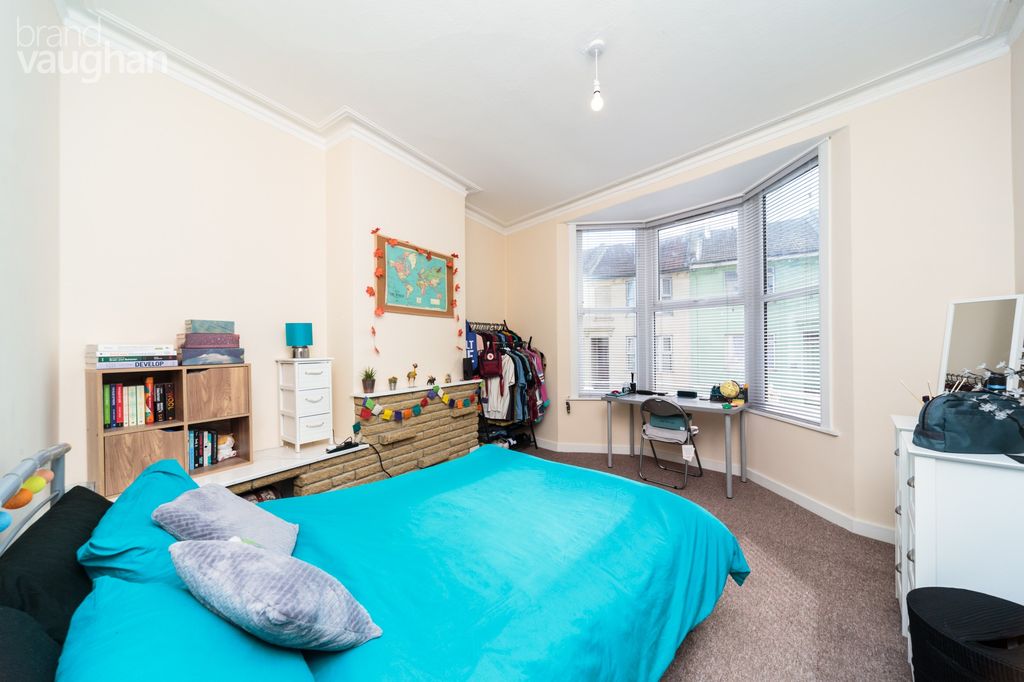 Property photo 2 of 8 Bedroom