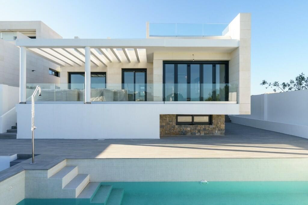 Property photo 1 of 3