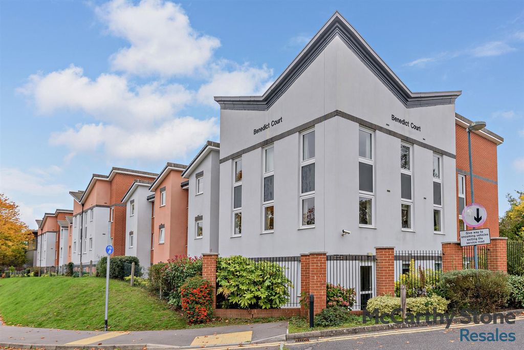 Property photo 1 of 30 8667181-Exterior05-800.Jpg