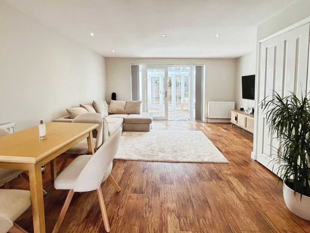 Property photo 2 of 16 Pbox-Img.Jpg