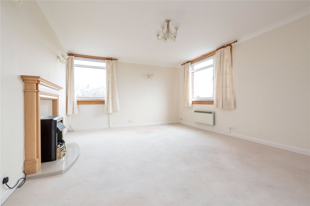 Property photo 2 of 25 Picture No. 53