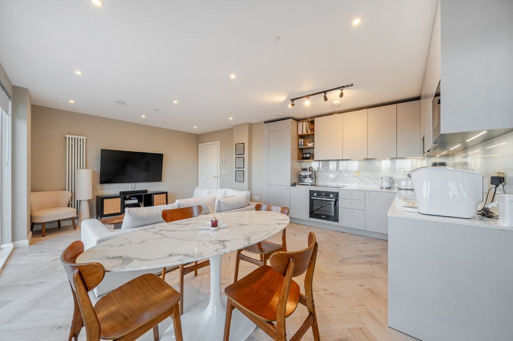 Property photo 1 of 16 Picture No. 17