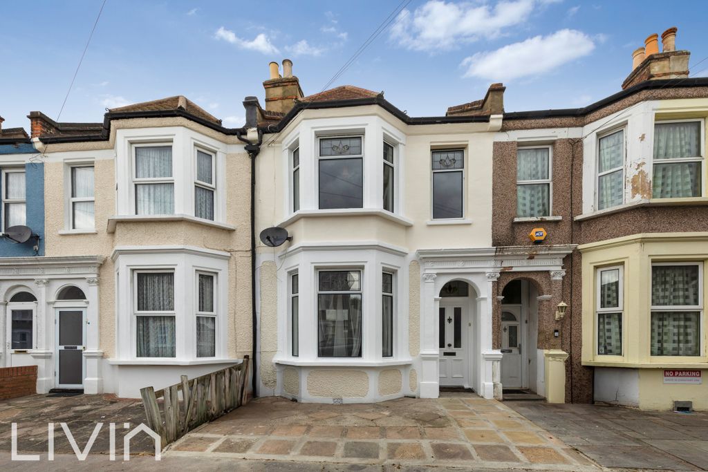 Property photo 1 of 12 1