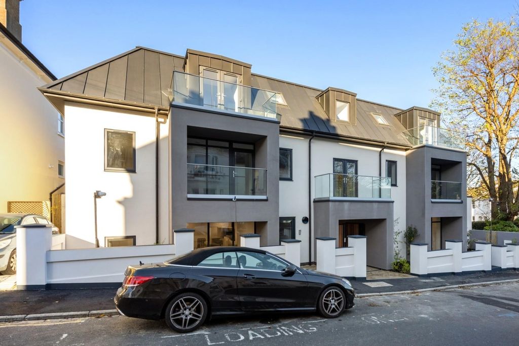 Property photo 1 of 11 4700770