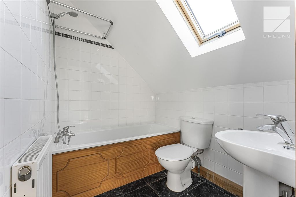Additional image 15 of 3 bed property for saleCastle Avenue, Highams Park E4