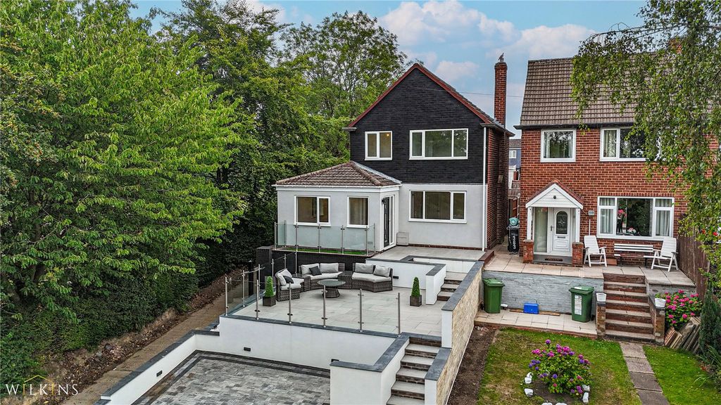 Property photo 2 of 43 Picture No. 04